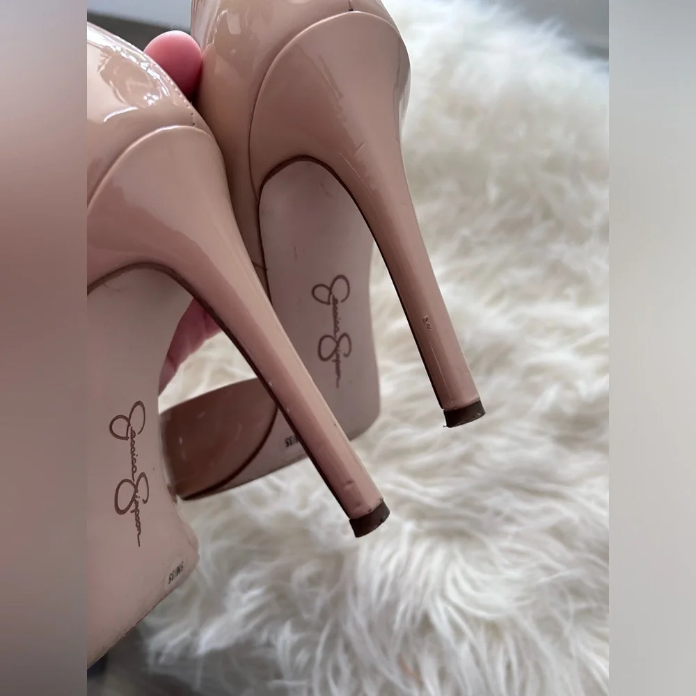 Classic Patent Pointed-Toe High Heels in Nude women’s size 5
